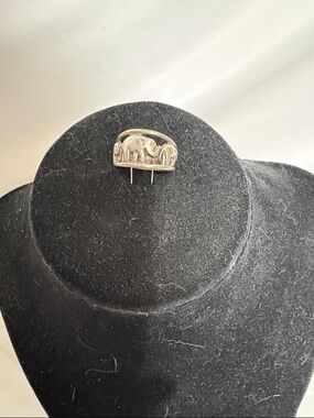 Silver Elephant Parade Ring source unknown